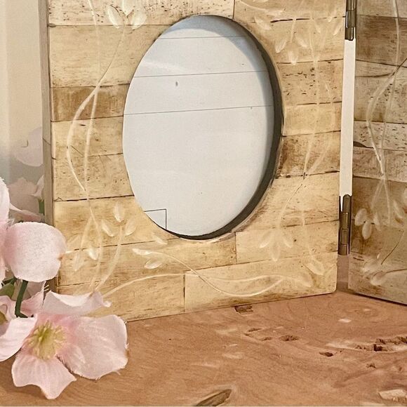 Artisan Bone-Carved Dual Photo Frame - Picture 6 of 11